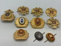 Lot originale russiske kasket mærker