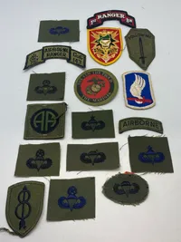 Lot militære stofmærker