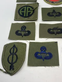 Lot militære stofmærker