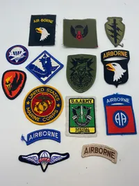 Lot militære stofmærker