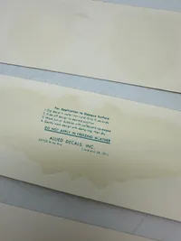 Lot hjelm dekal mærker, postwar