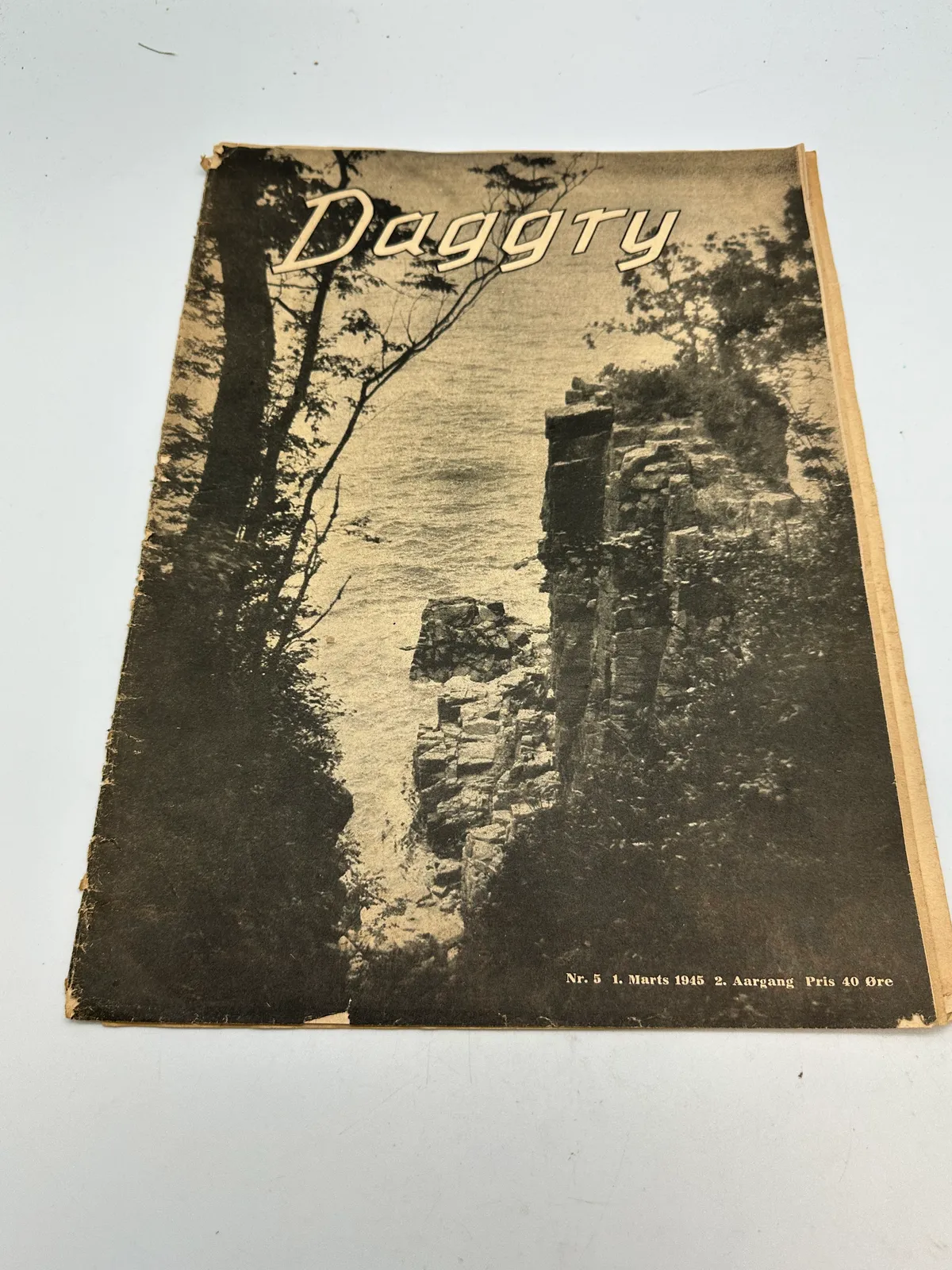 Originalt Nazistisk blad Daggry fra Marts 1945