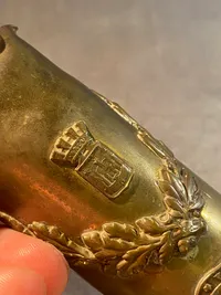 Sjælden original “trench art” opsats lavet af fransk Hotkiss hylster og Lebel patroner - med teksten Verdun