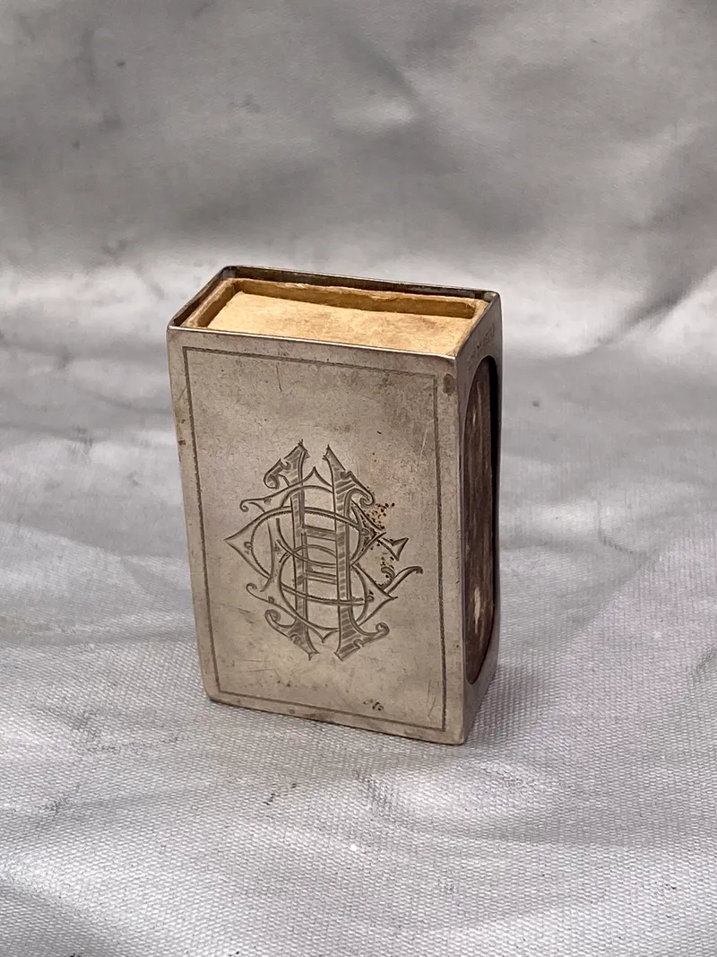 Tændstiksæske holder med monogram