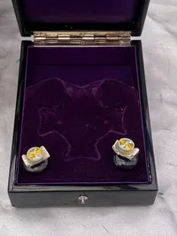Original æske og to sløjfer til den japanske orden Order of the Golden kite
