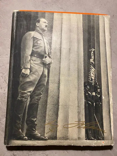 Original Adolf Hitler samlehæfte med sjældent originalt omslag som altid mangler