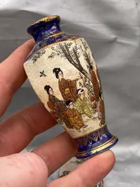 Sæt originale japanske miniature vaser