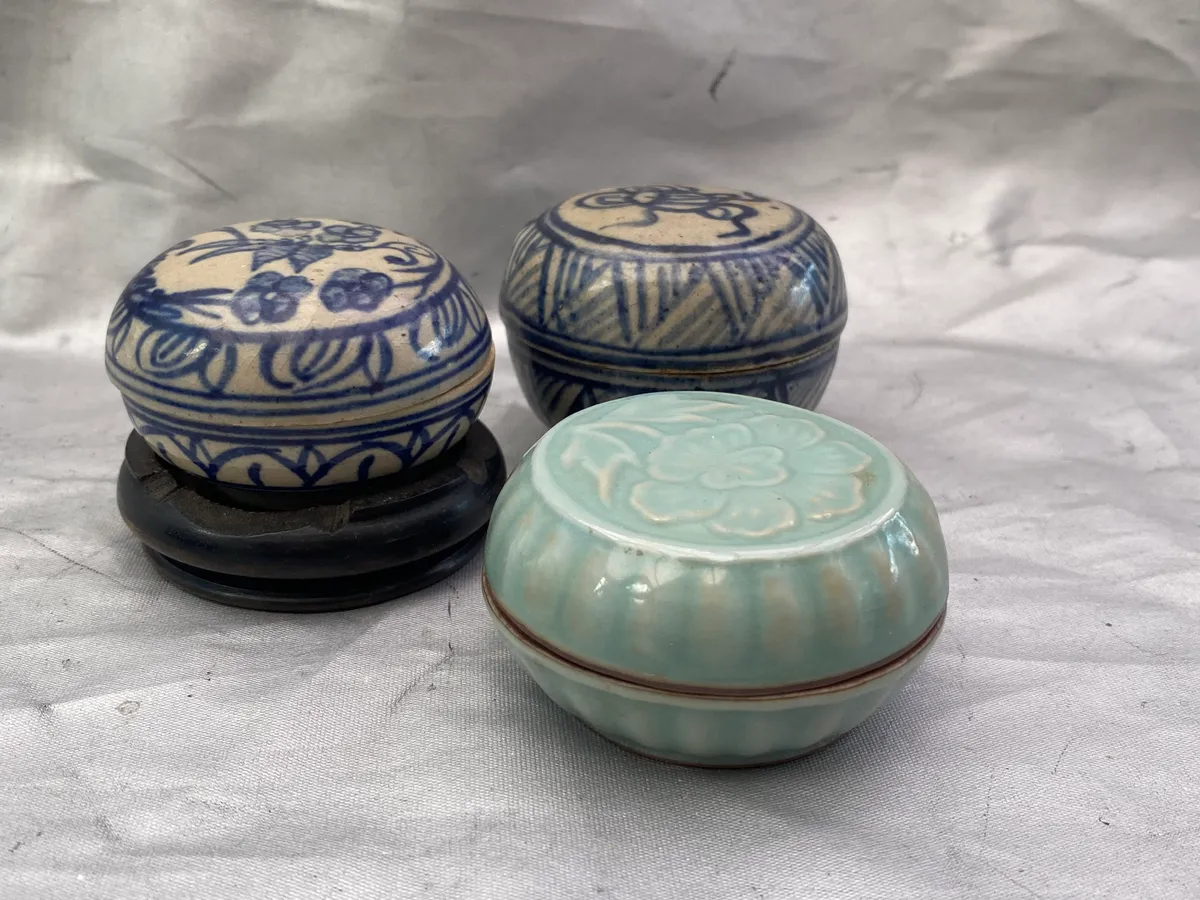 Lot originalt japansk porcelæn
