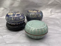 Lot originalt japansk porcelæn