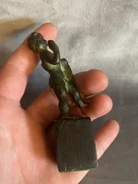 Sjælden original græsk figur fra det antikke Grækenland - monteret på træfod