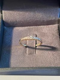 Original rødgulds brilliant ring af 14 karat guld - sten er med certifikat og af høj kvalitet - ringstørrelse 56 
Nypris: 8400,-