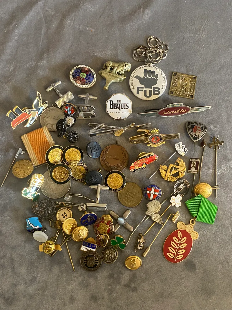 Lot diverse nåle og pins