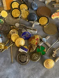 Lot diverse nåle og pins