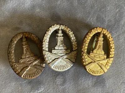 Originalt sæt . Kyffhäuserbund marksman insignia. Luftgewehr. Bronze version - Bronce, sølv og guld