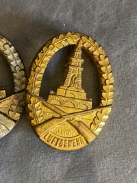 Originalt sæt . Kyffhäuserbund marksman insignia. Luftgewehr. Bronze version - Bronce, sølv og guld