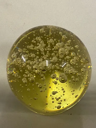 Brevpresse af glas