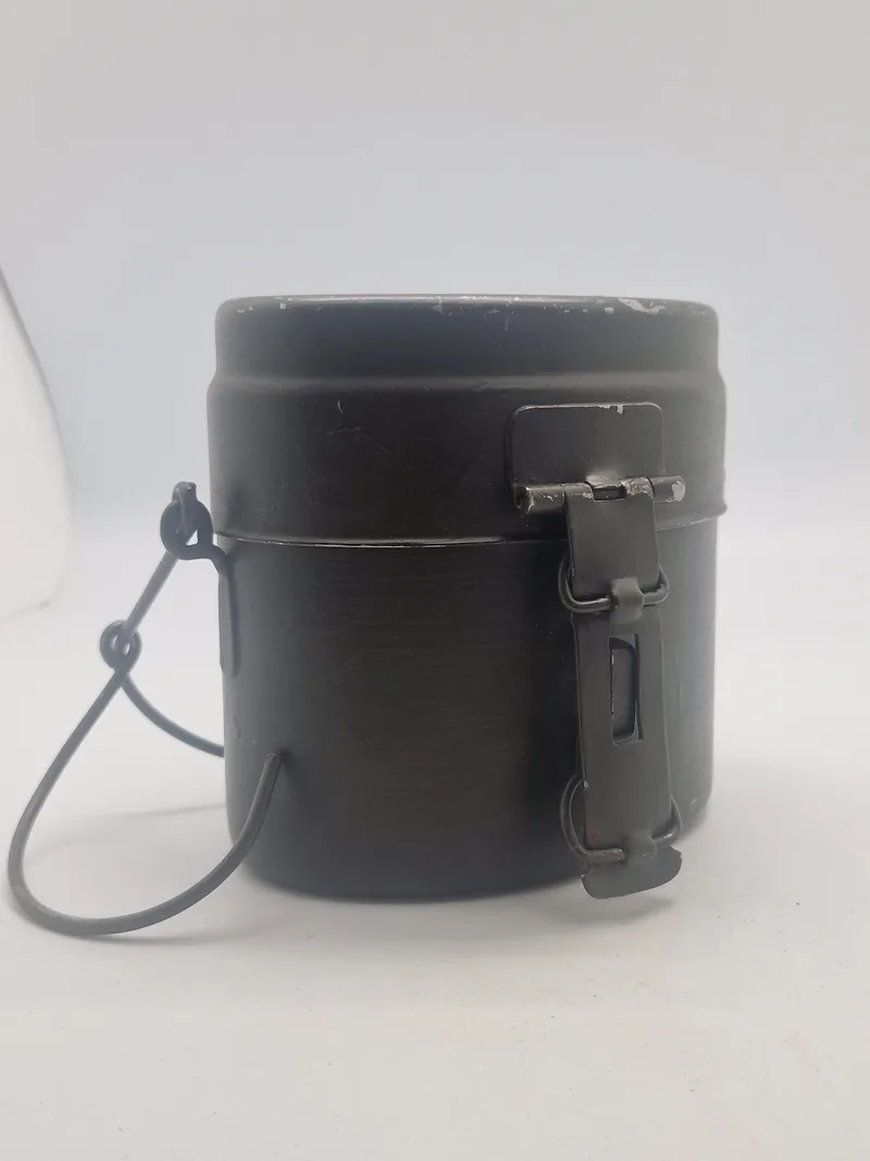Originalt svensk kogekar brugt i Brigaden WW2