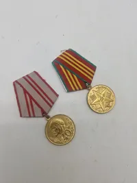 To stk originale USSR jubilæums medaljer
