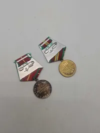 To stk originale USSR jubilæumsmedaljer