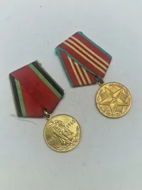 To stk originale USSR jubilæums medaljer