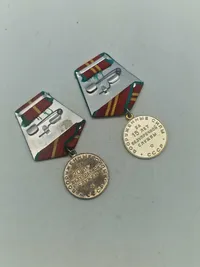 To stk originale USSR medaljer