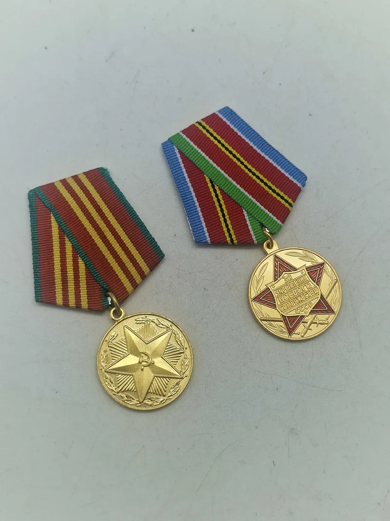 To stk originale USSR medaljer