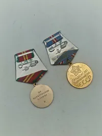 To stk originale USSR medaljer
