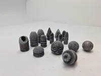 Samling originale kugler - bl.a. fundet ved Dybbøl mølle