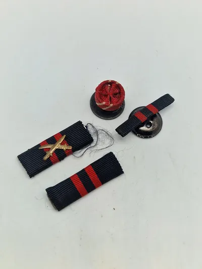 Lot originale finske miniaturer, sløjfer mm.