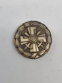 Original BADGE – MEDAL FOR DISABLED MILITARY VETERANS OF WAR 1939 – 1945 FINLAND WWII