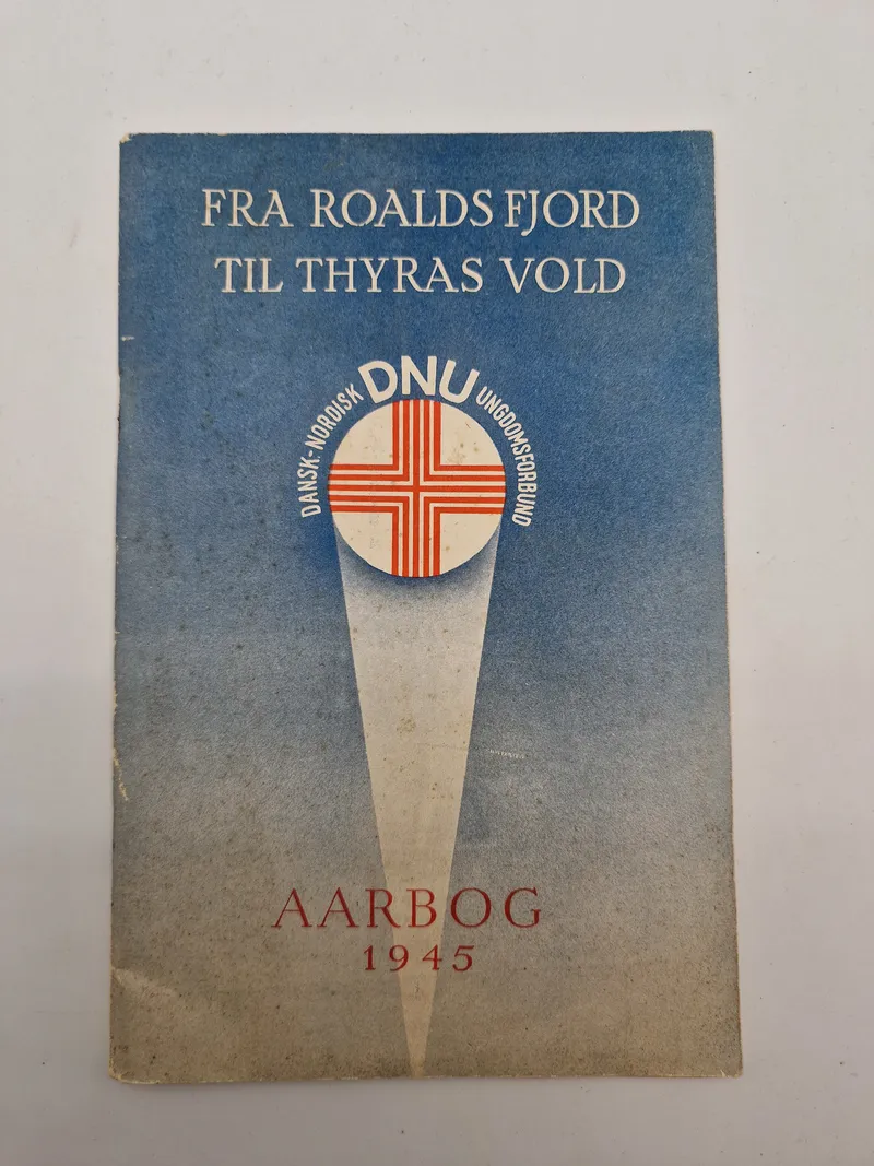 Original DNU årbog - 1945