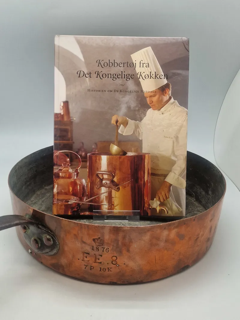 Sjælden original kobber pande fra det kongelige køkken samt opslagsværk
