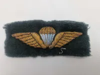Dansk faldskærmsvinge af stof & sjælden miniature nål