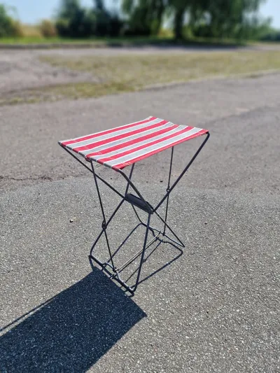 Original tysk ww2 “Funker/radio” stol - ombetrukket efter krigen