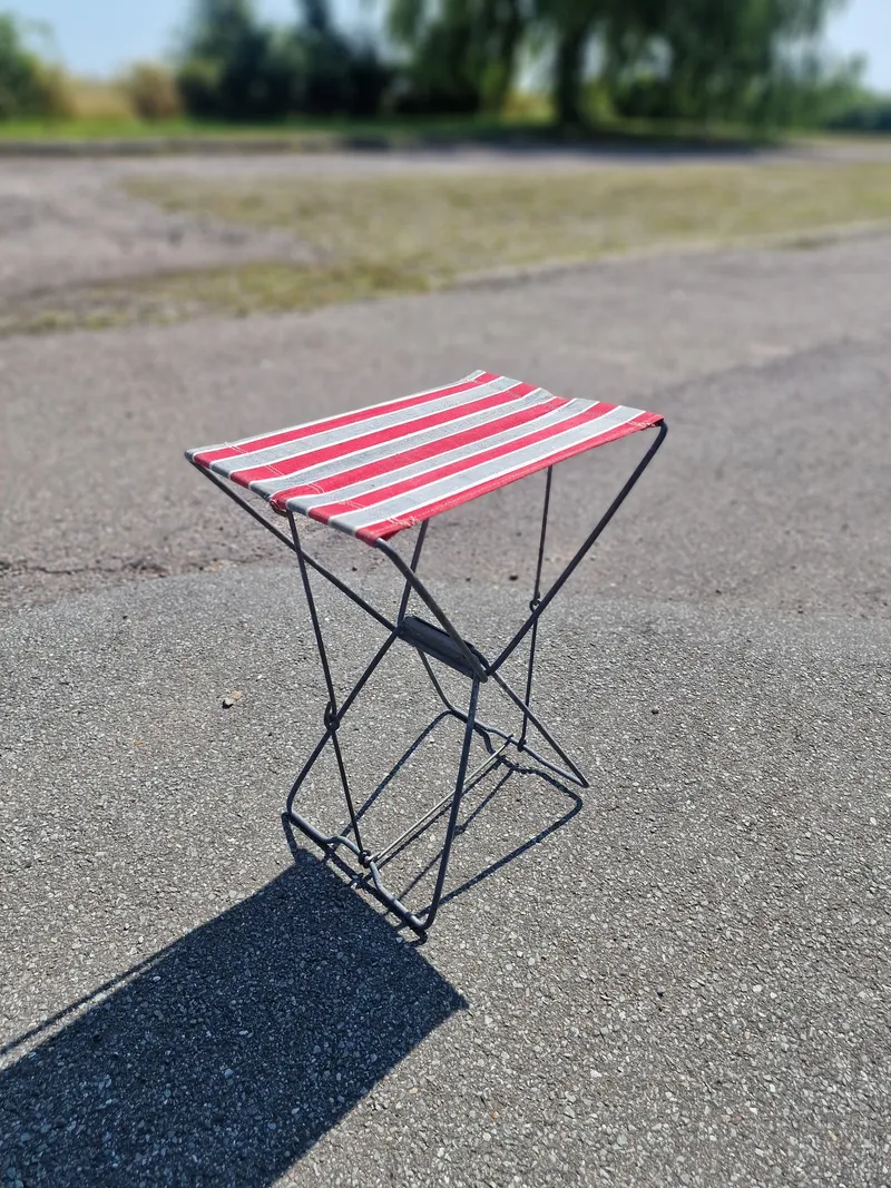 Original tysk ww2 “Funker/radio” stol - ombetrukket efter krigen