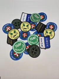 Samling originale DANCON og ISAF mærker mm.