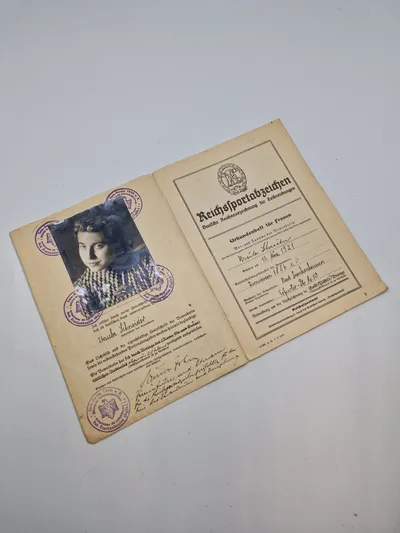 Originalt urkunde på reichsportsabceichen - ww2 (kvinde)