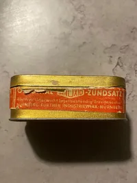 Ældre æske til revolverpatroner