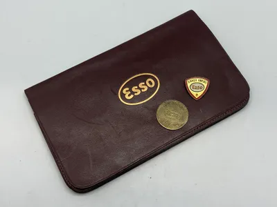 Originalt Esso lot bl.a. dæktryksmåler mønt