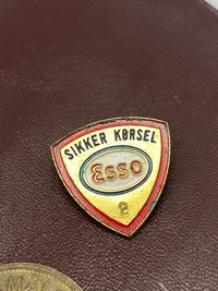 Originalt Esso lot bl.a. dæktryksmåler mønt