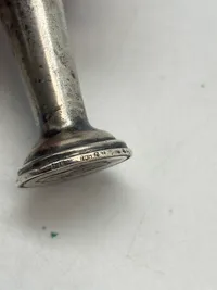Lakstempel af 830 sølv med initialer