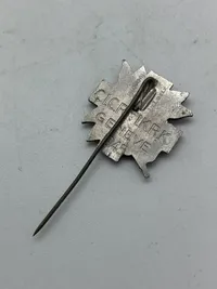 Original sweitzisk røde kors pin - bl.a. tildelt dem som var rundt og inspicere KZ-lejre efter krigen