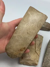 Samling originale stenøkser fra bondestenalderen