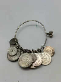 Originalt armbånd lavet af forskellige 16-1800 tals sølvmønter af sølv