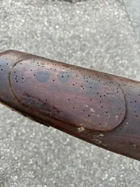 Dansk  Jagtgevær i flint fremstillet af militære dele ca. 1745 med ca. 90 cm. lang rund pibe i kaliber ca. 18 mm, god og stram lås