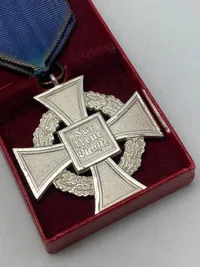 Original medalje for 25 års tro tjeneste med æske