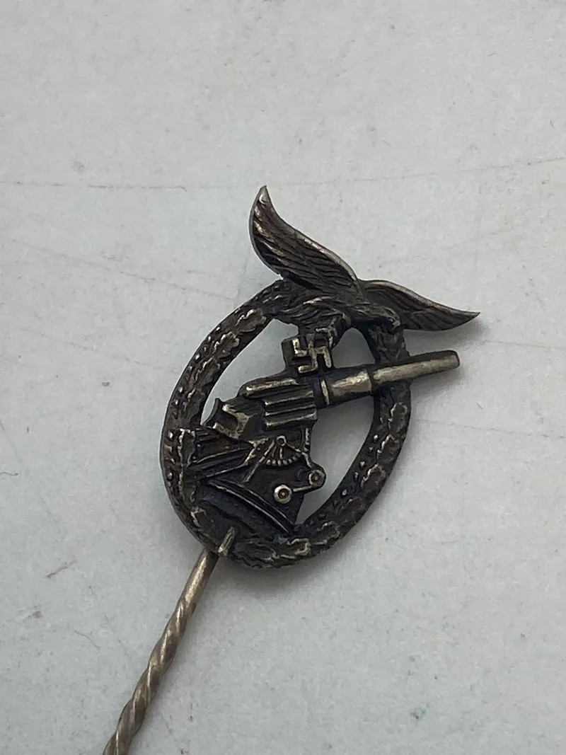 Original Luftwaffe flakkampf abzeichen nål