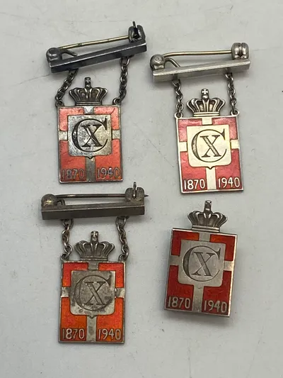 Samling Georg Jensen kongemærker af sterlingsølv
