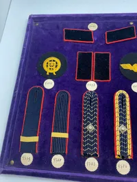 Original tysk ww2 Reichbahn indkøbstavle hvor man som personale har kunne vælge det man skulle bruge til uniformen