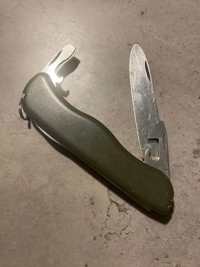 Victorinox foldekniv (som forsvarets i grøn)
